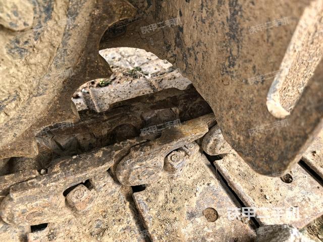 右导向轮(行走机构) 右导向轮(行走机构)