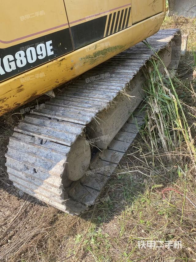 單側履帶整體(整機外觀) 單側履帶整體(整機外觀)