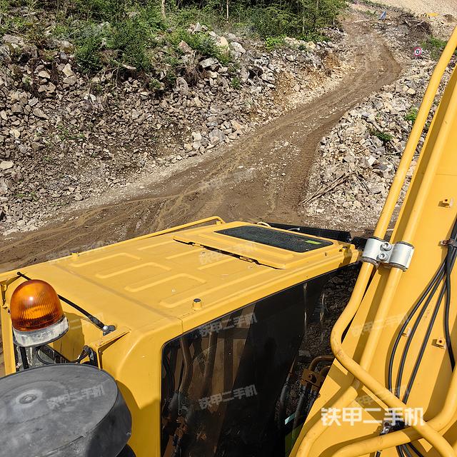 驾驶室顶部（整机外观）