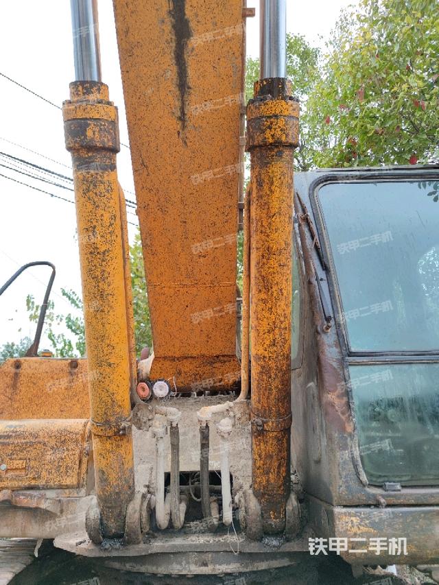 大臂油缸整體?豎拍（工作和回轉(zhuǎn)裝置）