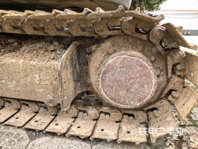 左导向轮(行走机构) 左导向轮(行走机构)