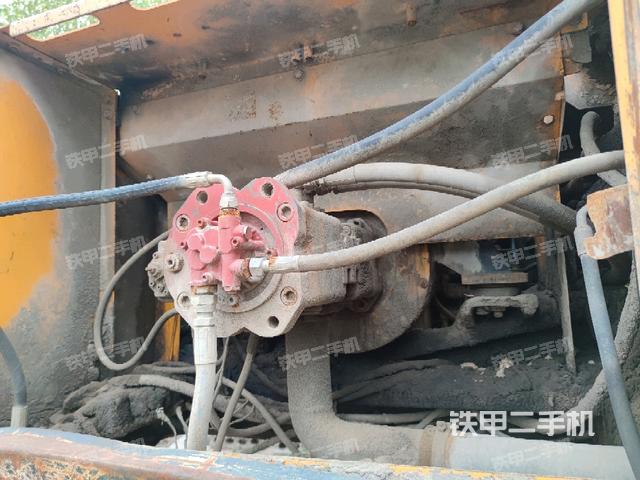 液壓泵斜45?右（大件艙室）