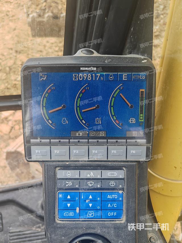 驾驶室整体(整机外观) 驾驶室整体(整机外观)