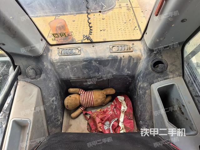 后窗玻璃角標(biāo)(駕駛室部分) 后窗玻璃角標(biāo)(駕駛室部分)