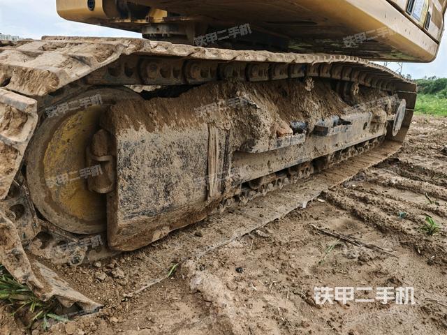 右侧行走马达盖板(行走机构) 右侧行走马达盖板(行走机构)