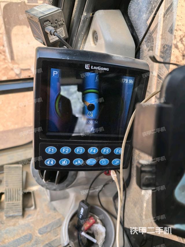 显示屏 (驾驶室部分) 显示屏 (驾驶室部分)