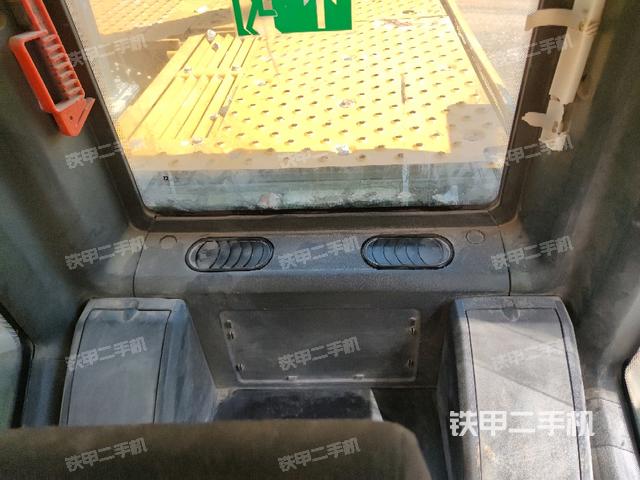 座椅后部(駕駛室部分) 座椅后部(駕駛室部分)