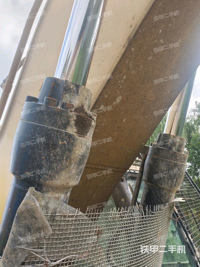 大臂背部俯視（工作和回轉(zhuǎn)裝置）