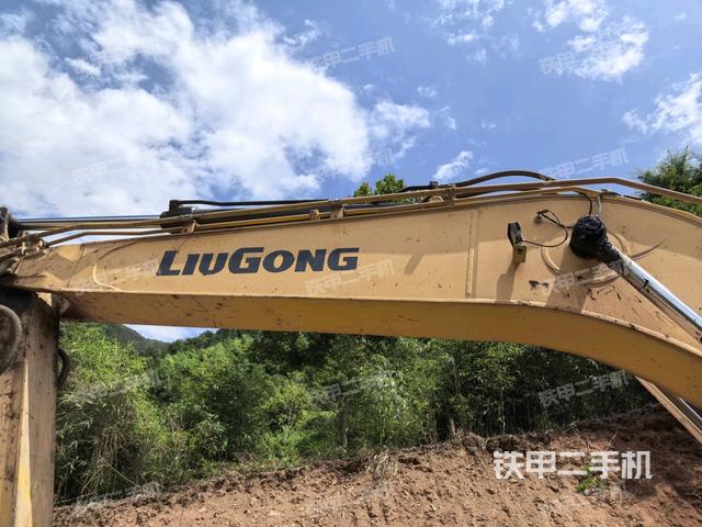 大臂整体 右侧(工作和回转装置) 大臂整体 右侧(工作和回转装置)