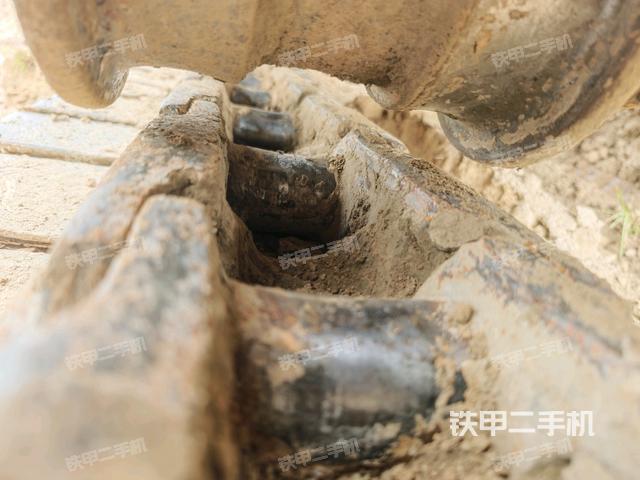 左导向轮(行走机构) 左导向轮(行走机构)