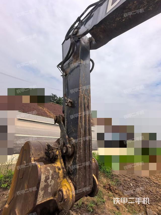 小臂整體左后(工作和回轉(zhuǎn)裝置) 小臂整體左后(工作和回轉(zhuǎn)裝置)