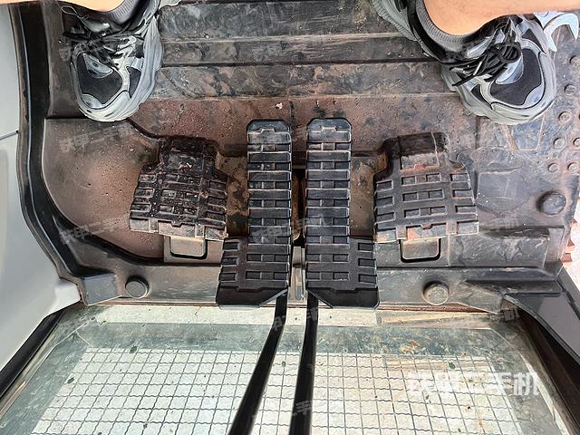 駕駛室整體（整機(jī)外觀）