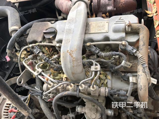 发动机室(上车部件) 发动机室(上车部件)