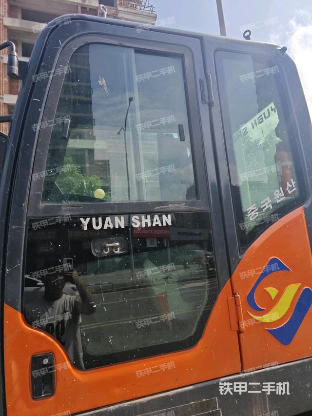 ?駕駛室正側(cè)(駕駛室部分) ?駕駛室正側(cè)(駕駛室部分)