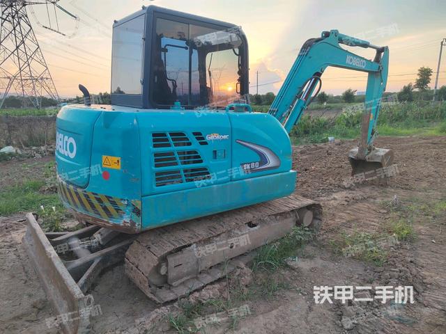 整机右后45°(整机外观) 整机右后45°(整机外观)