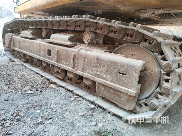 右側(cè)履帶整體(行走機(jī)構(gòu)) 右側(cè)履帶整體(行走機(jī)構(gòu))