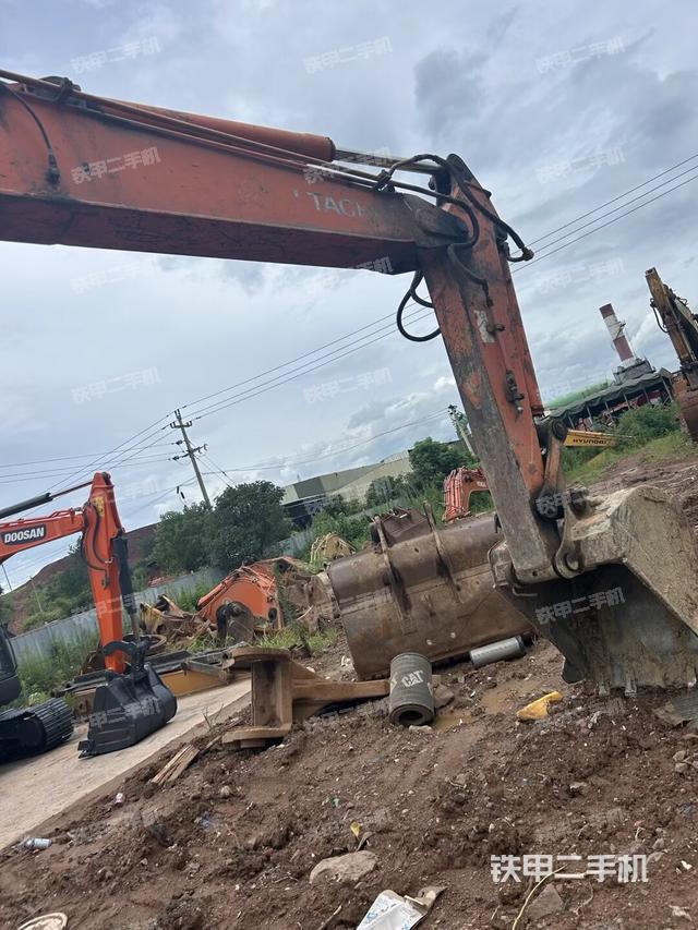 小臂整體右前（工作和回轉(zhuǎn)裝置）