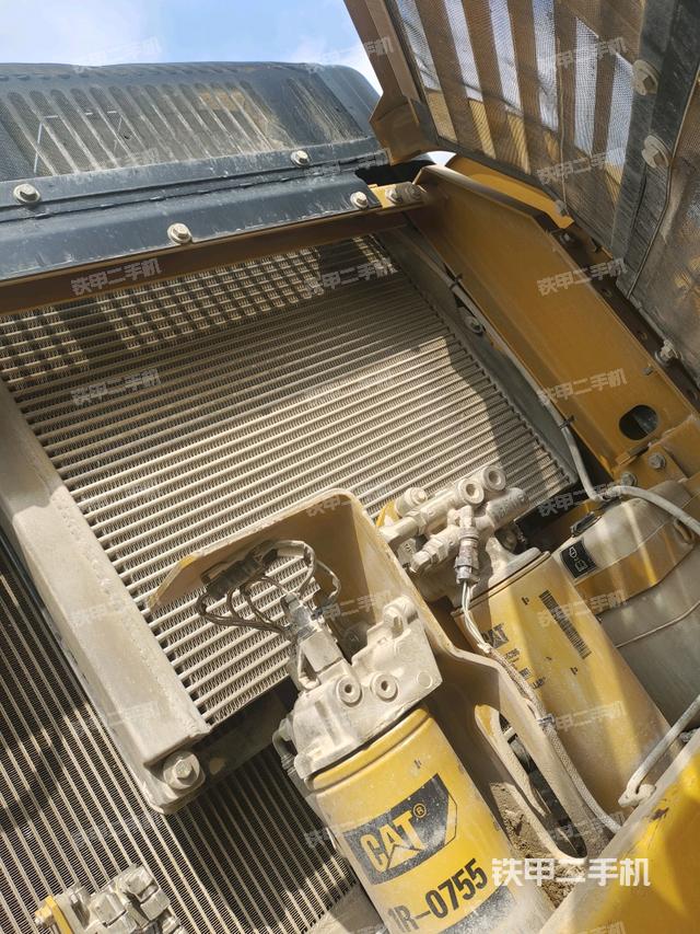 散熱器正面（大件艙室）