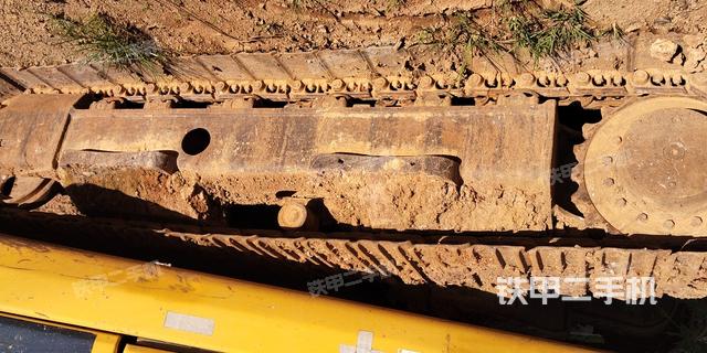 单侧履带整体(整机外观) 单侧履带整体(整机外观)