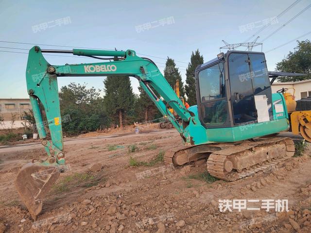 神鋼SK60-8挖掘機