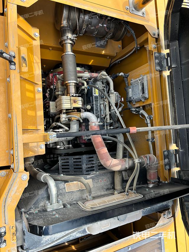 发动机整体俯视(整机外观) 发动机整体俯视(整机外观)