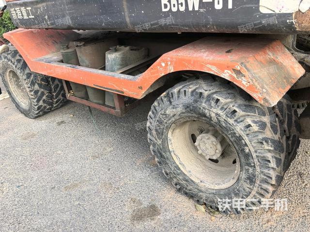 右侧履带整体 (行走机构) 右侧履带整体 (行走机构)