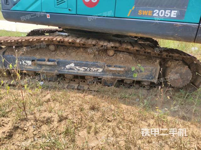 單側(cè)履帶整體(整機外觀) 單側(cè)履帶整體(整機外觀)