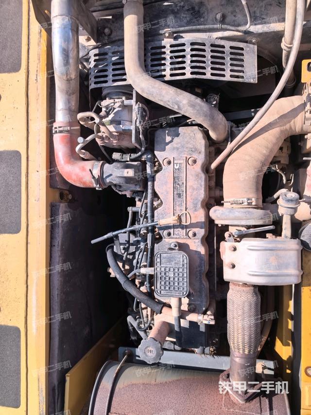 气门室盖螺丝特写(上车部件) 气门室盖螺丝特写(上车部件)