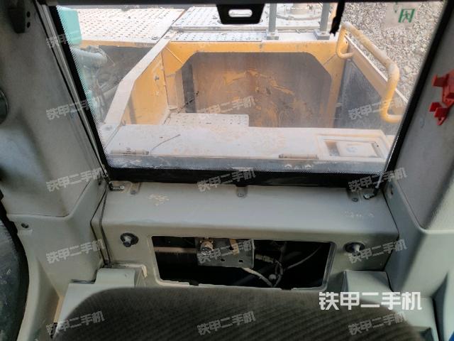 座椅后部(駕駛室部分) 座椅后部(駕駛室部分)