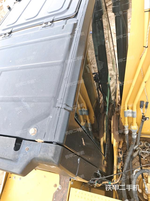 驾驶室顶部俯视(上车部件) 驾驶室顶部俯视(上车部件)