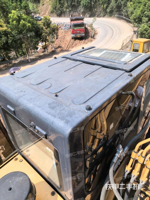 驾驶室顶部俯视(上车部件) 驾驶室顶部俯视(上车部件)