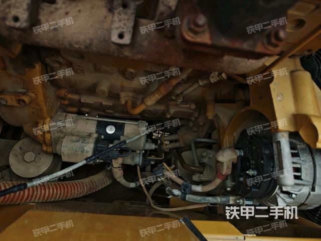 中央回转接头特写(上车部件) 中央回转接头特写(上车部件)