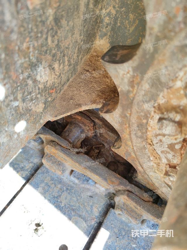 左側(cè)行走馬達(dá)蓋板(行走機(jī)構(gòu)) 左側(cè)行走馬達(dá)蓋板(行走機(jī)構(gòu))