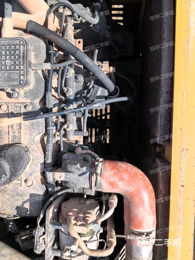 发动机室(上车部件) 发动机室(上车部件)