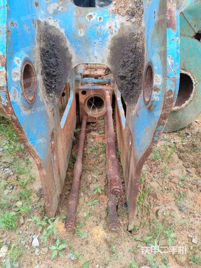 整機(jī)右側(cè)(設(shè)備外觀及核心部件) 整機(jī)右側(cè)(設(shè)備外觀及核心部件)