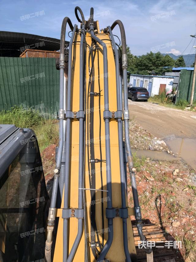 大臂背部俯视(工作和回转装置) 大臂背部俯视(工作和回转装置)