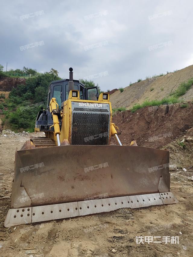 山推SD22标准型推土机