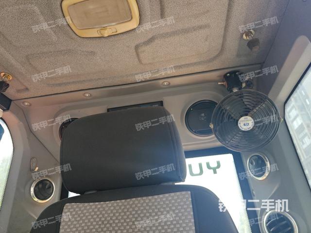 座椅后部(駕駛室部分) 座椅后部(駕駛室部分)