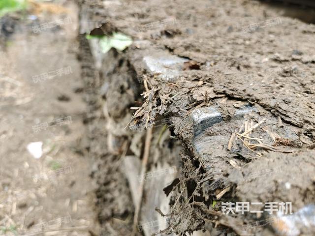 右側(cè)履帶整體(行走機(jī)構(gòu)) 右側(cè)履帶整體(行走機(jī)構(gòu))