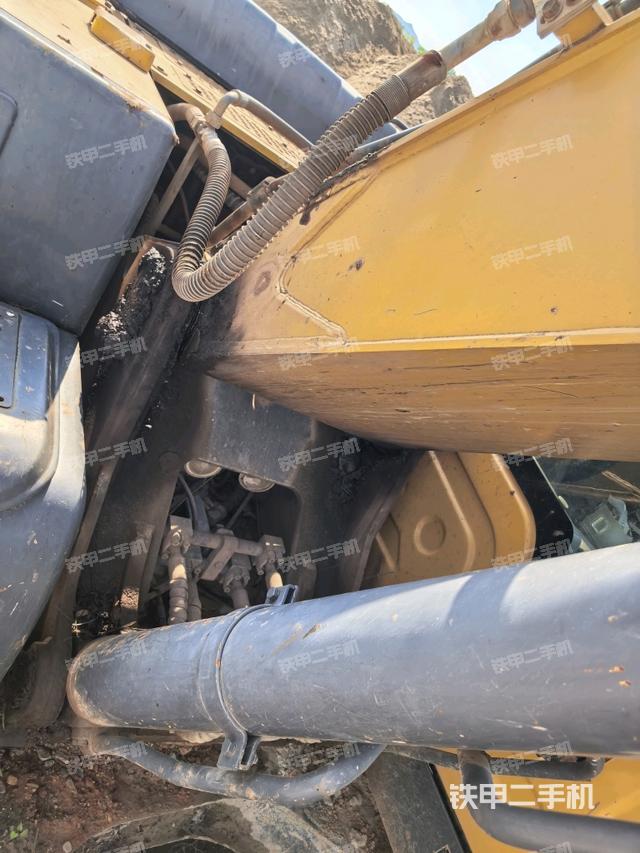 铲斗45度(工作和回转装置) 铲斗45度(工作和回转装置)