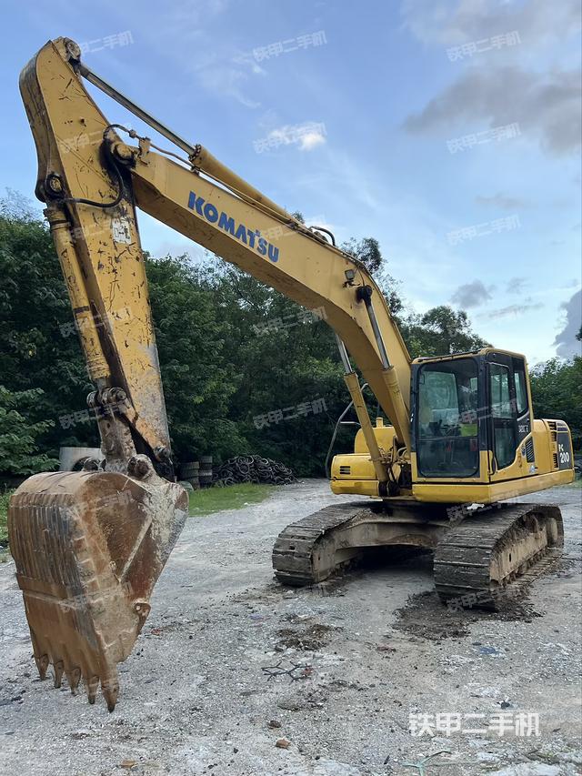 驾驶室整体(整机外观) 驾驶室整体(整机外观)