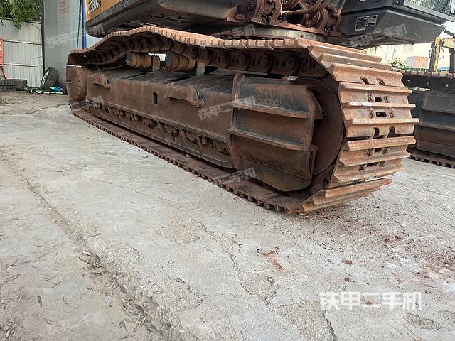 單側(cè)履帶整體（整機(jī)外觀）