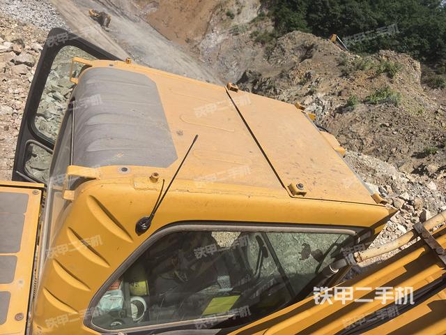 驾驶室顶部俯视(上车部件) 驾驶室顶部俯视(上车部件)