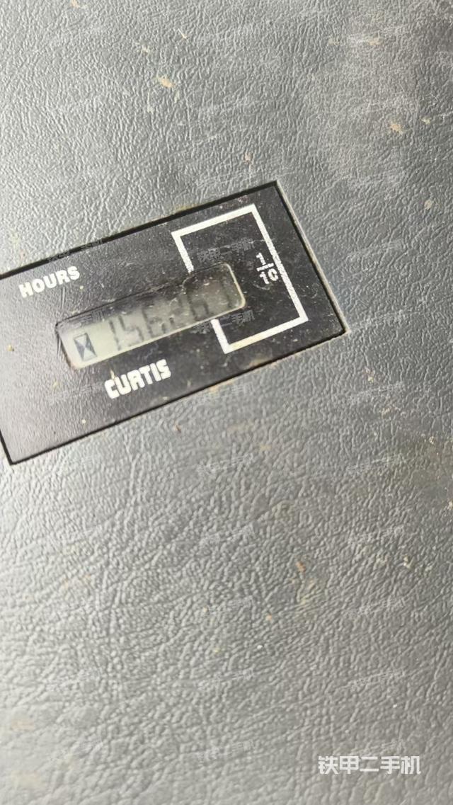 駕駛室左前45度(駕駛室部分) 駕駛室左前45度(駕駛室部分)