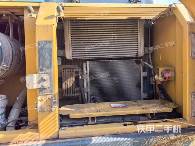 散热器正面(大件舱室) 散热器正面(大件舱室)