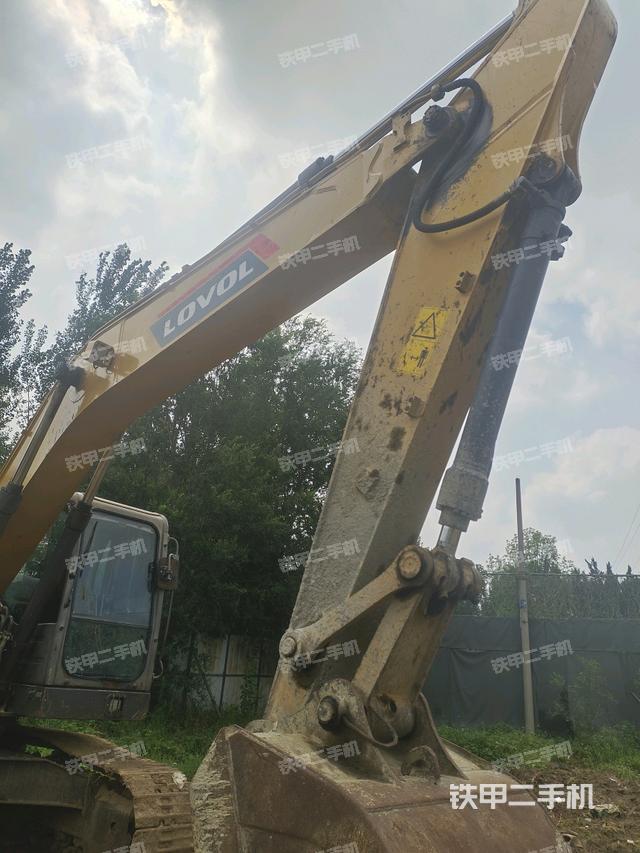 小臂整體左后(工作和回轉(zhuǎn)裝置) 小臂整體左后(工作和回轉(zhuǎn)裝置)