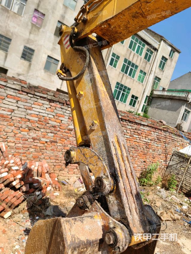 小臂整體左后(工作和回轉(zhuǎn)裝置) 小臂整體左后(工作和回轉(zhuǎn)裝置)