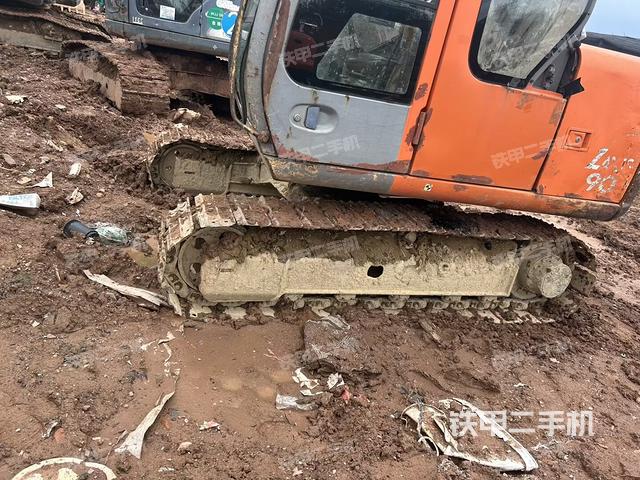 轉(zhuǎn)盤和下車架正前（工作和回轉(zhuǎn)裝置）