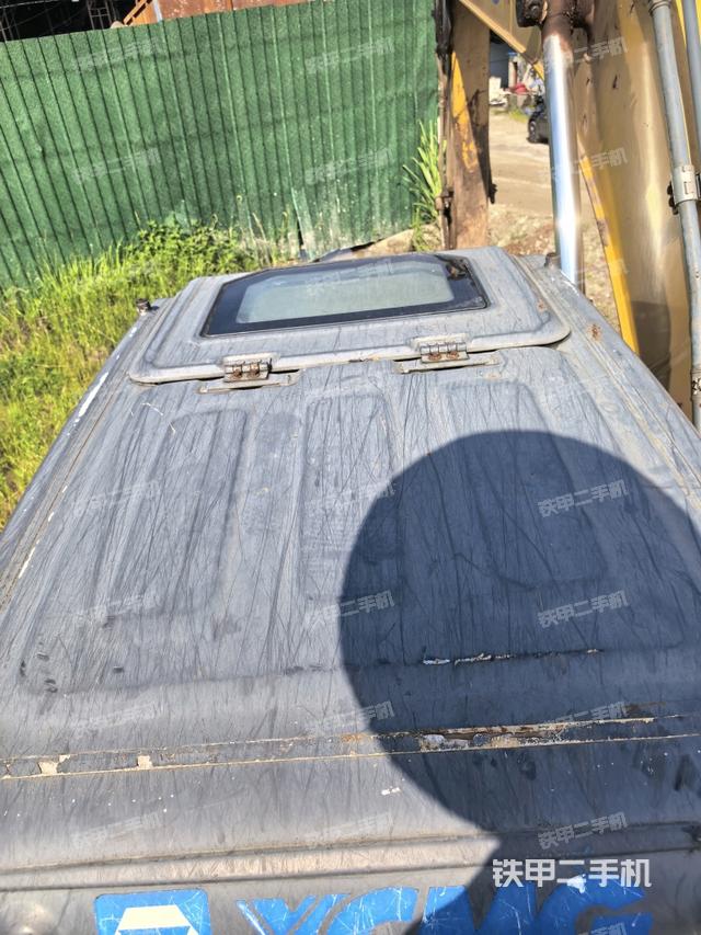 驾驶室顶部俯视(上车部件) 驾驶室顶部俯视(上车部件)