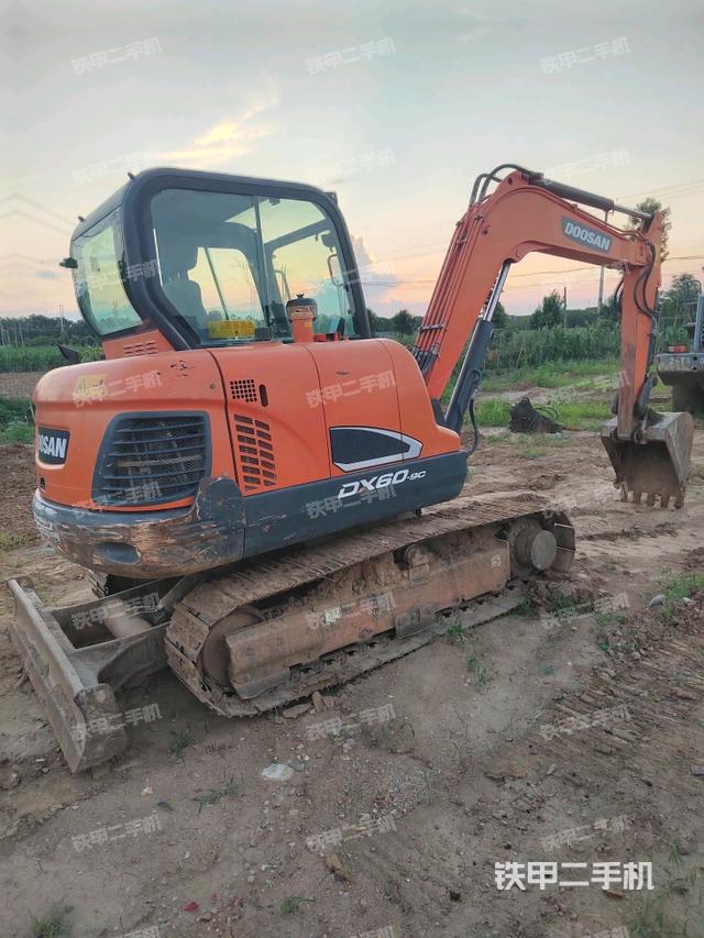 整机右后45°(整机外观) 整机右后45°(整机外观)